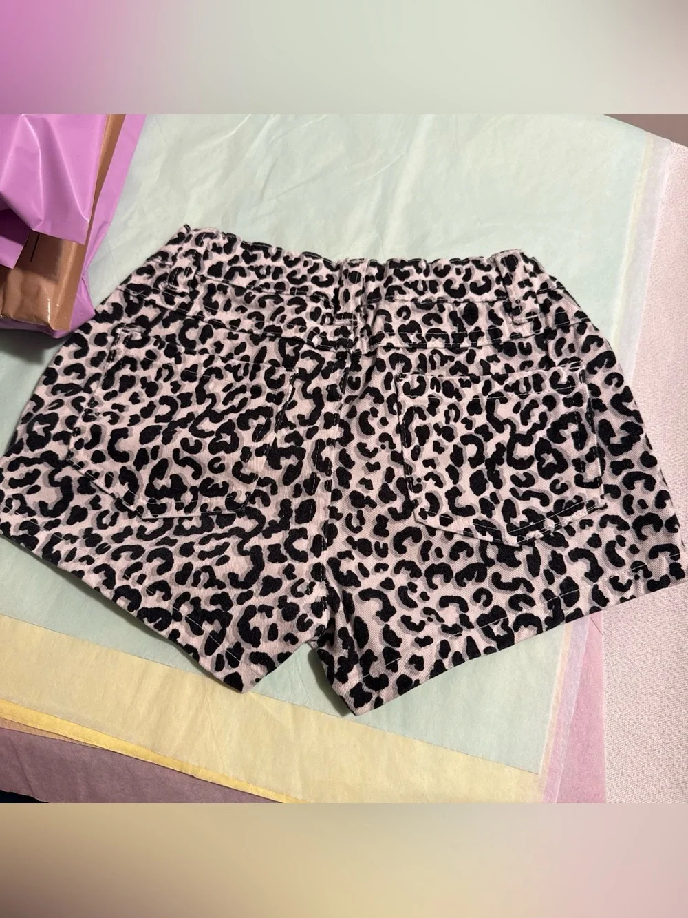 Kids High-Waist Leopard Print Shorts in Pink/Black